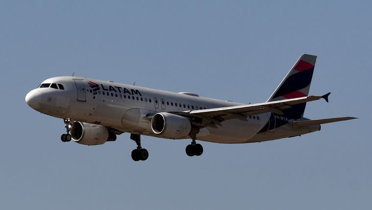 Latam confirma m&aacute;s vuelos entre Rosario y San Pablo.