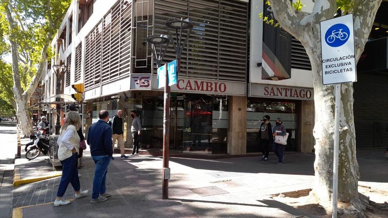 La empresa de compraventa de moneda extranjera, Casa Santiago, cerrará sus puertas a partir de octubre