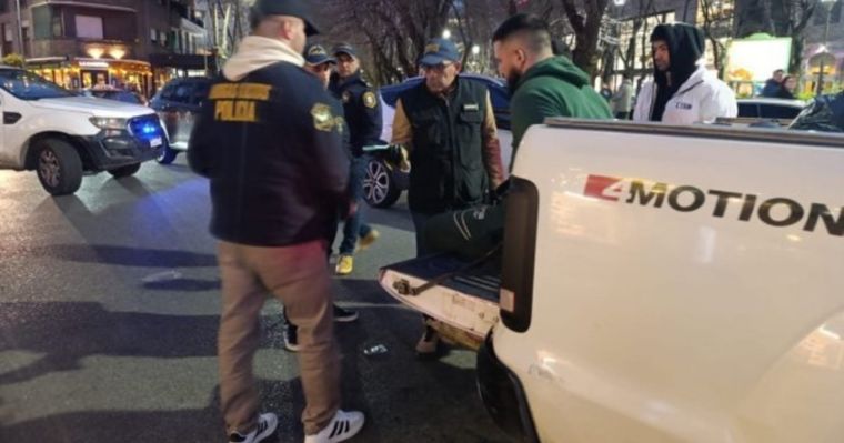 El joven fue detenido en inmediaciones del shopping Los Gallegos.