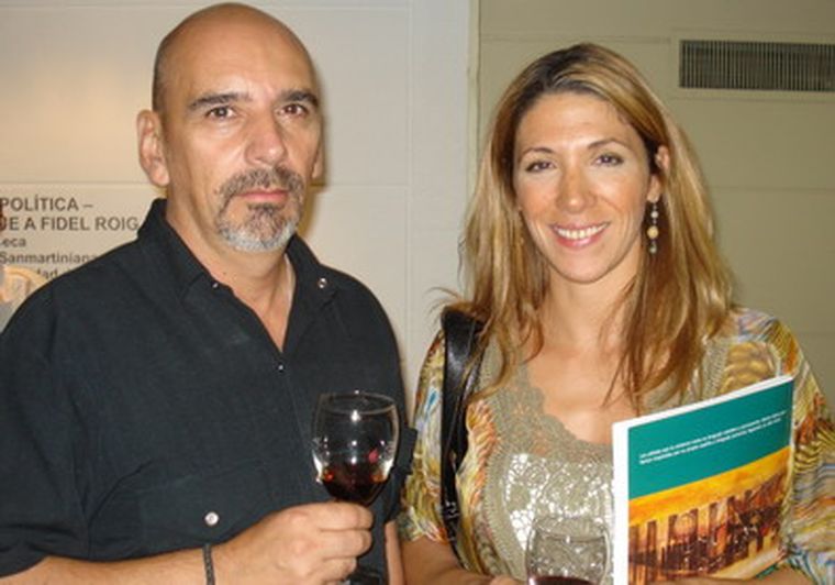 Alberto Thormann y Carina Bruzzone, en plena presentación.
