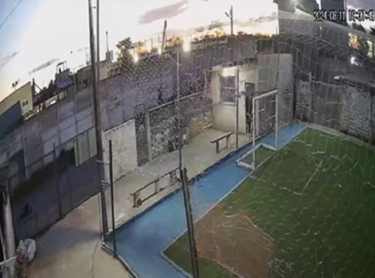 Un joven intentó matar a su padre a tiros, lo dejó muy grave y luego fue detenido Foto: Captura de video