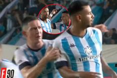 Cardona y su festejo provocador con la hinchada de Racing. Cardona y su festejo provocador con la hinchada de Racing.