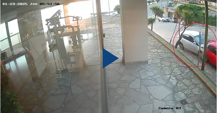 El momento del primer choque. Foto: captura de video.