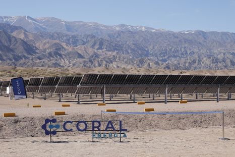 inauguran un nuevo parque solar en san juan con una inversion de us$5 millones inauguran un nuevo parque solar en san juan con una inversion de us$5 millones