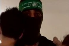 el video que muestra a ninos israelies secuestrados por hamas en el kibutz holet el video que muestra a ninos israelies secuestrados por hamas en el kibutz holet