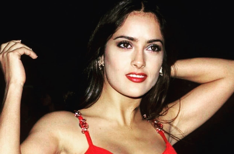 Salma Hayek tiene una belleza única. Foto: Instagram @salmahayek