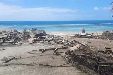 MDZol | Foto: REUTERS. Así quedó tras el tsunami la playa de Nukualofa, en la isla de Atata, de donde es Lisala Folau.