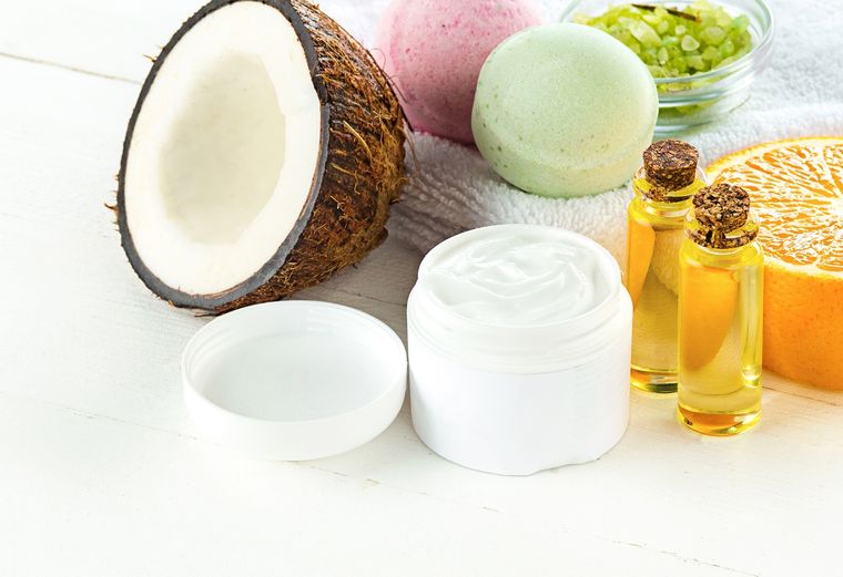 La solución para el pelo que se daña en verano. La solución para el pelo que se daña en verano.