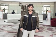 Pablo Rago, en el lobby del hotel que se encuentra frente al Mendoza Plaza Shopping. Foto: instagram @hotelcasinocondordelosandes