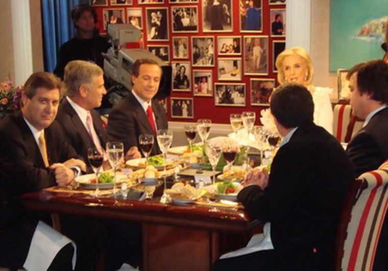 Félix fue el único oficialista en la mesa.