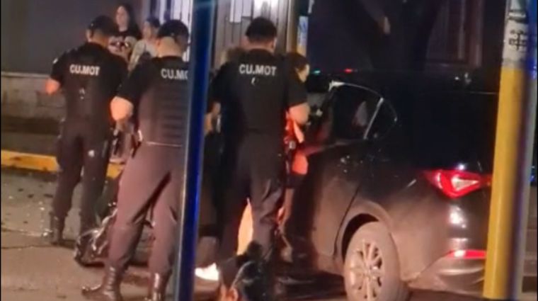 El accidente ocurrió en un cruce de la Sexta Sección, en Ciudad de Mendoza, y dejó un herido.