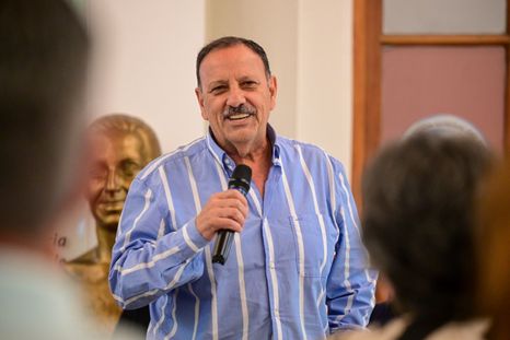 El gobernador de La Rioja, Ricardo Quintela continúa moviendo fichas en el armado de la interna peronista.
