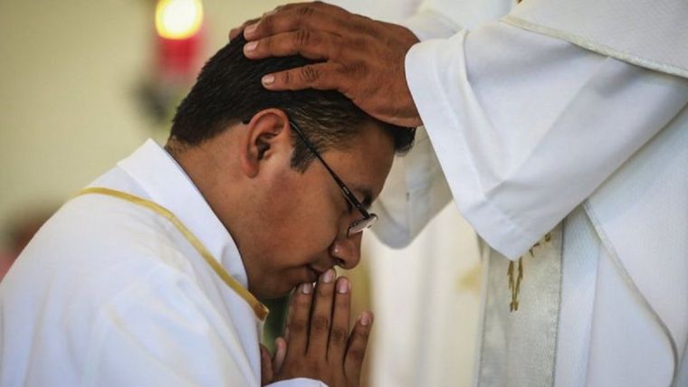 Miguel Pantaleón fue uno de los últimos sacerdotes en ser ordenados en la región mexicana de Tierra Caliente. Foto: DAVID GUZMÁN