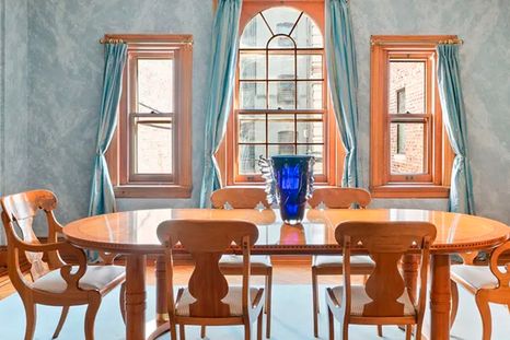 El comedor de la antigua casa de Bob Dylan. Créditos: Allyson Lubow para Sothebys International Realty. El comedor de la antigua casa de Bob Dylan. Créditos: Allyson Lubow para Sothebys International Realty.