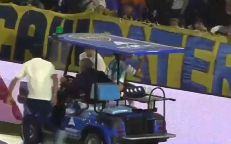 El gesto de Piovi contra la hinchada de Boca. Foto: Captura