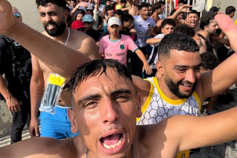 Aseguran que entre 1.500 y 3.000 personas cruzaron de Marruecos a Ceuta en los últimos días.