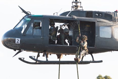 El ministro de Defensa, Carlos Presti, viaja al Pentágono para negociar la compra de helicópteros Black Hawk a Estados Unidos. El ministro de Defensa, Carlos Presti, viaja al Pentágono para negociar la compra de helicópteros Black Hawk a Estados Unidos.