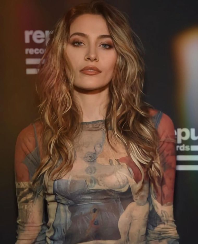 Paris Jackson se mostró con toda la sinceridad posible y festejó. Foto: @republicrecords.jpg