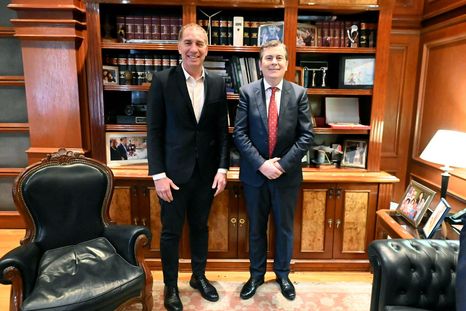 Diego Santilli junto a Gerardo Zamora. Cada vez más cerca de aprobar el Presupuesto.