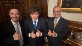 Javier Milei habló con dos economistas oficialistas. Javier Milei habló con dos economistas oficialistas.