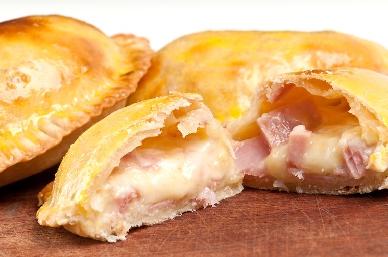Receta fácil de empanadas de jamón y queso para principiantes.