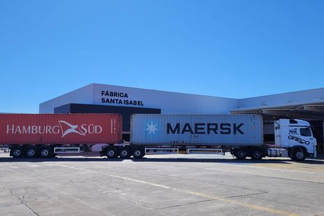 Renault realizó el primer traslado en bitren desde Buenos Aires a Córdoba