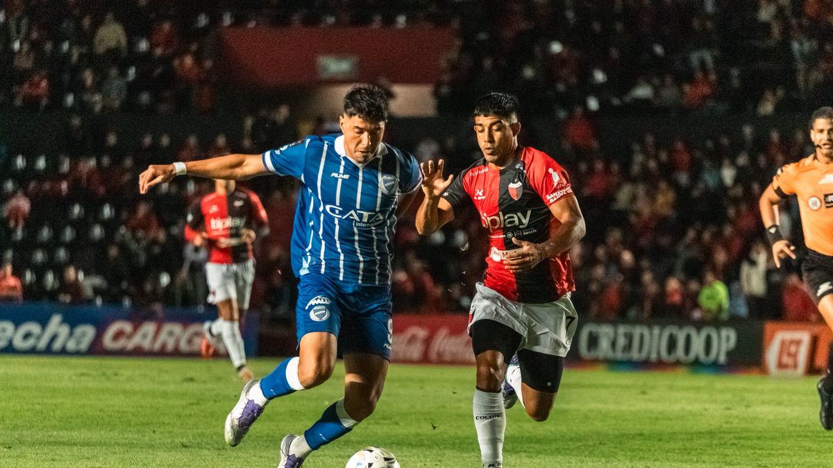 Godoy Cruz no pudo aprovechar el hombre de más y empató 0-0 en su visita a Colón de Santa Fe