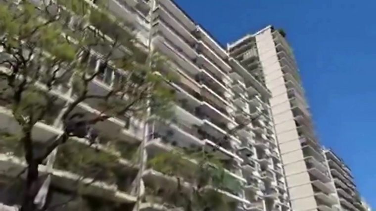 El edificio de Palermo afectado. Foto: captura de video.