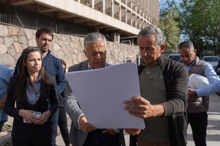 El gobernador Alfredo Cornejo junto a la ministra de Seguridad Mercedes Rus