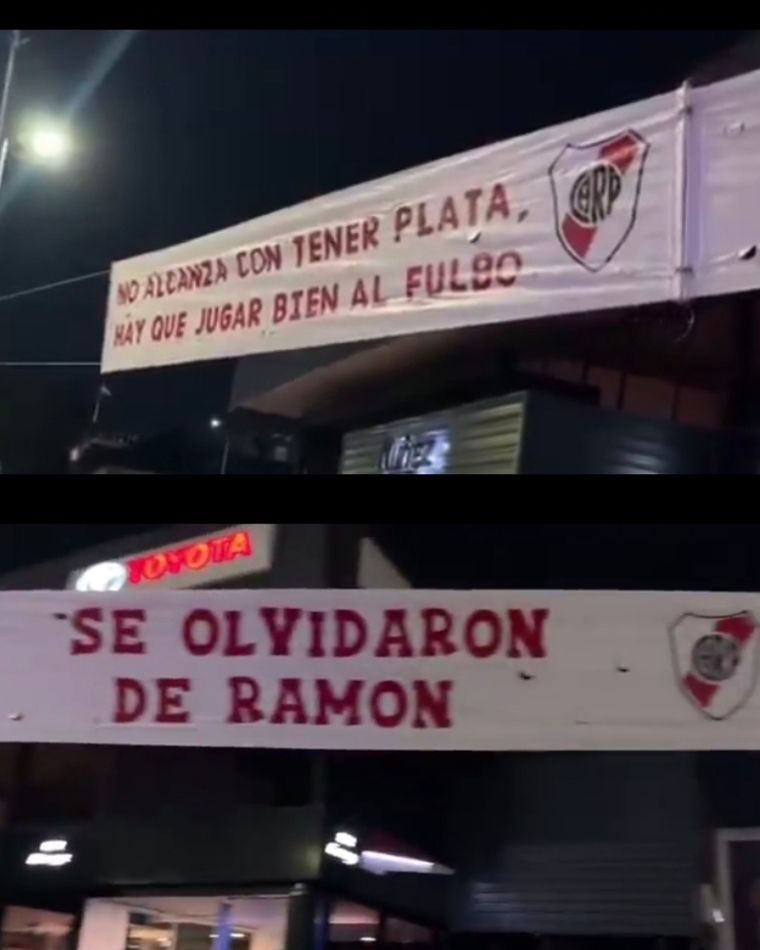 Colgaron dos pasacalles enfrente del Monumental. Colgaron dos pasacalles enfrente del Monumental.