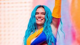 Karol G es amante de los coches de lujo. Foto: Instagram @karolg
