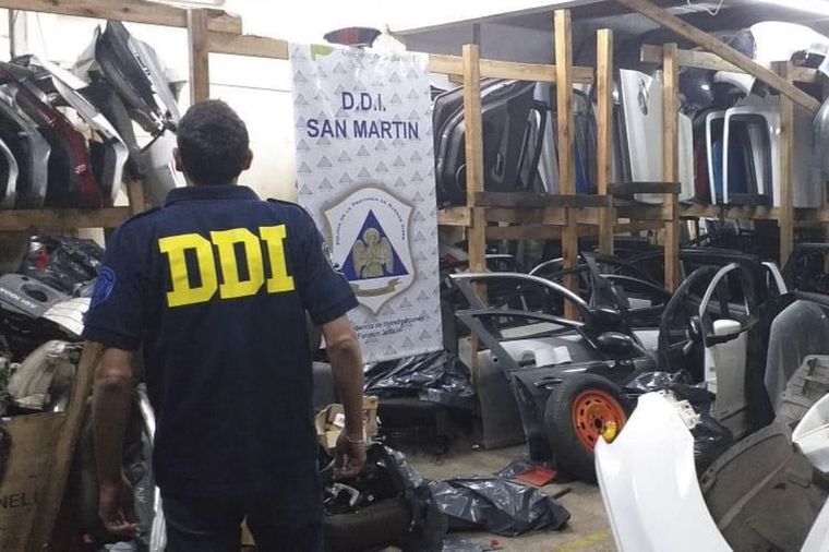 Hubo allanamientos en Buenos Aires y en San Rafael tras dar con la banda que adulteraba autopartes
