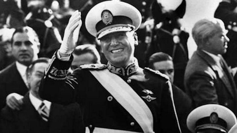 Histórica imagen de Juan Domingo Perón con uniforme militar durante su primera presidencia