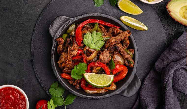 Cada cultura adapta la receta, cambiando especias y acompañamientos según su región.