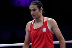 Imane Khelif clasificó a cuartos de final en medio de una polémica Foto: EFE