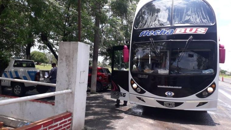 El micro que controló la Policía y encontró alcoholizados a los dos choferes