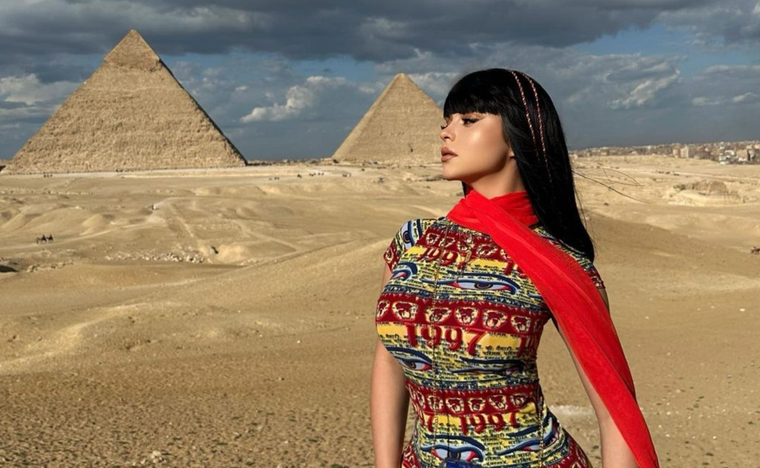 Descubre el increíble look de Demi Rose tipo egipcio. Foto: Instagram @demirose