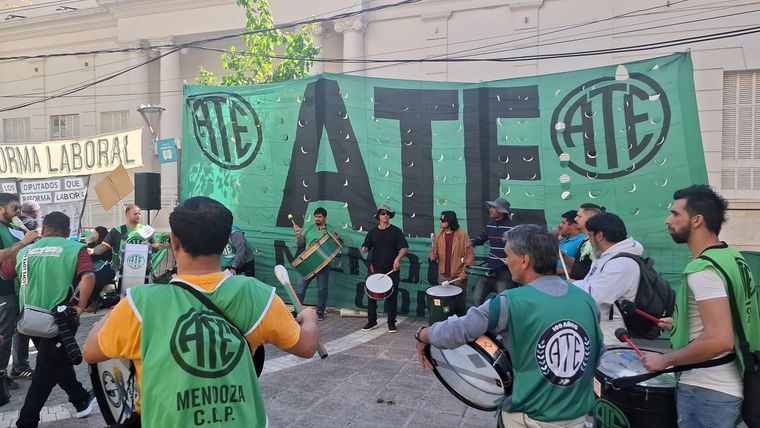 “Para nosotros esta negociación es inaceptable”, afirmó el titular de ATE.