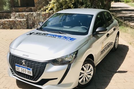 Nuevo Peugeot 208: probamos el entrada de gama del lanzamiento del año