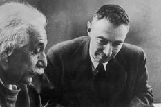 Albert Einstein y Robert Oppenheimer convivieron en el Instituto de Estudios Avanzados de Princeton Foto: GETTY IMAGES
