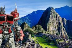 Optimus Prime, líder de los Transformers, en Cuzco. Foto: Facebook / PromPerú Oficial Optimus Prime, líder de los Transformers, en Cuzco. Foto: Facebook / PromPerú Oficial