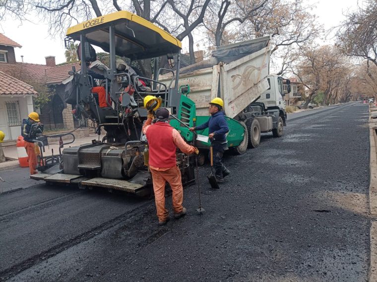 Las obras se ejecutan en distintos sectores de la Ciudad con el objetivo de mejorar la circulación y la seguridad vial.