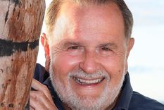 Raúl de Molina presumió su nueva imagen en traje de baño.