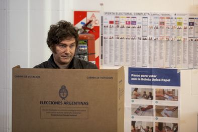 MDZol | Javier Milei votando