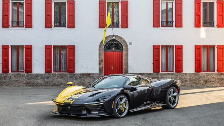 Ferrari lanza un SP3 especial con interior reciclado y tecnología de Fórmula 1