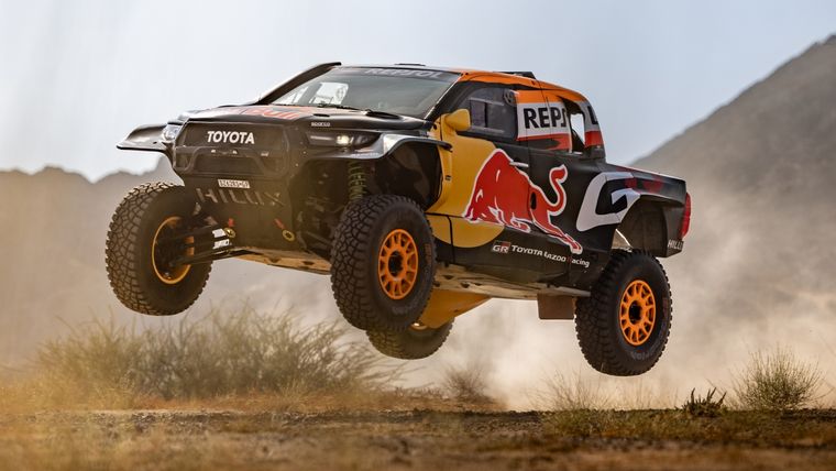 Toyota, a la espera del comienzo del Rally Dakar 2025 Foto: Toyota