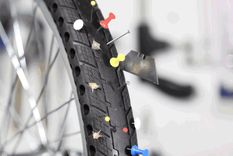 crean la primera rueda para bicis que no se pincha