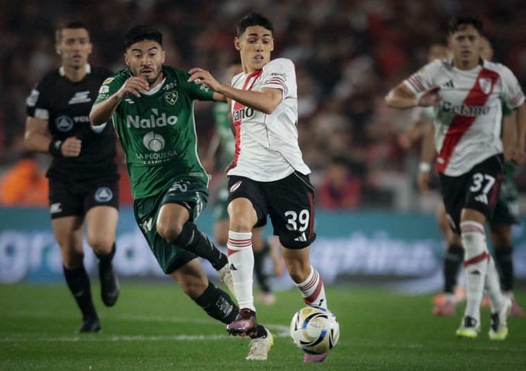 River cayó ante Sarmiento en el Monumental y sumó su cuarta derrota al hilo en el Clausura.
