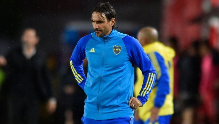 El técnico de Boca podría tener otra baja en la zona defensiva. Foto: Archivo