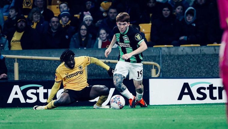 Valentín Barco debutó en el Brighton Foto: Instagram @colo.barco